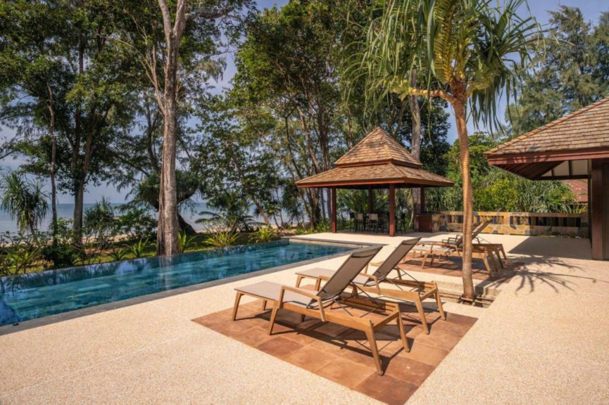 Koh Jum Beach Villas 