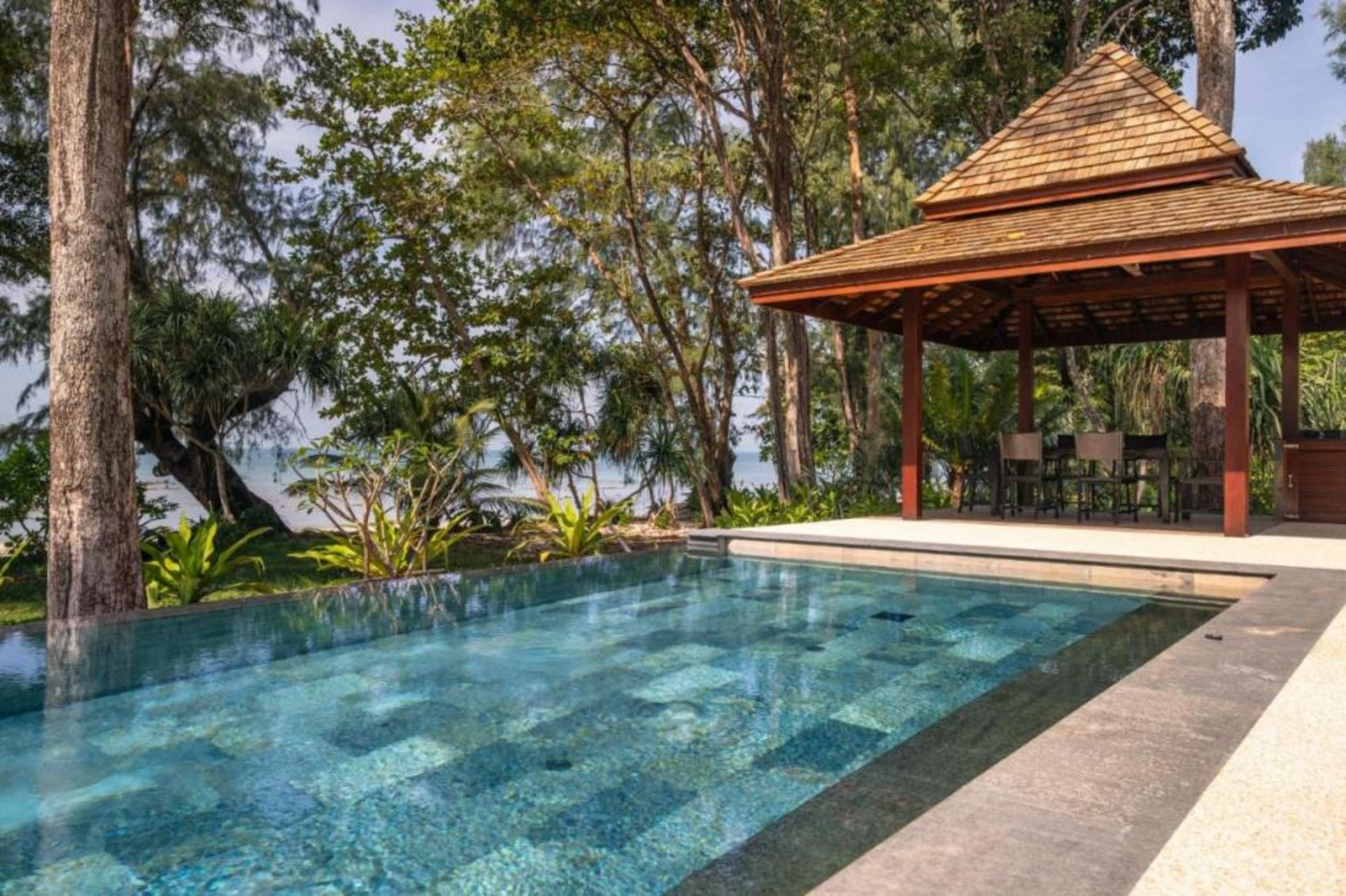 Koh Jum Beach Villas 