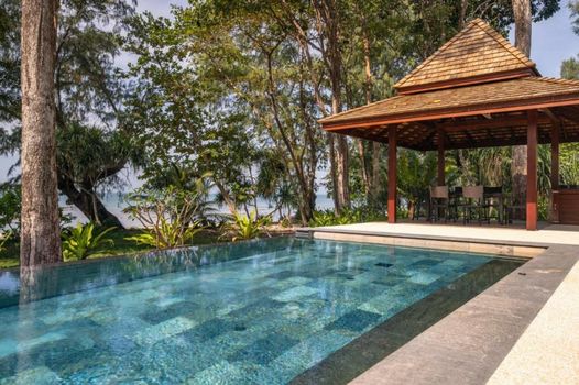 Koh Jum Beach Villas 