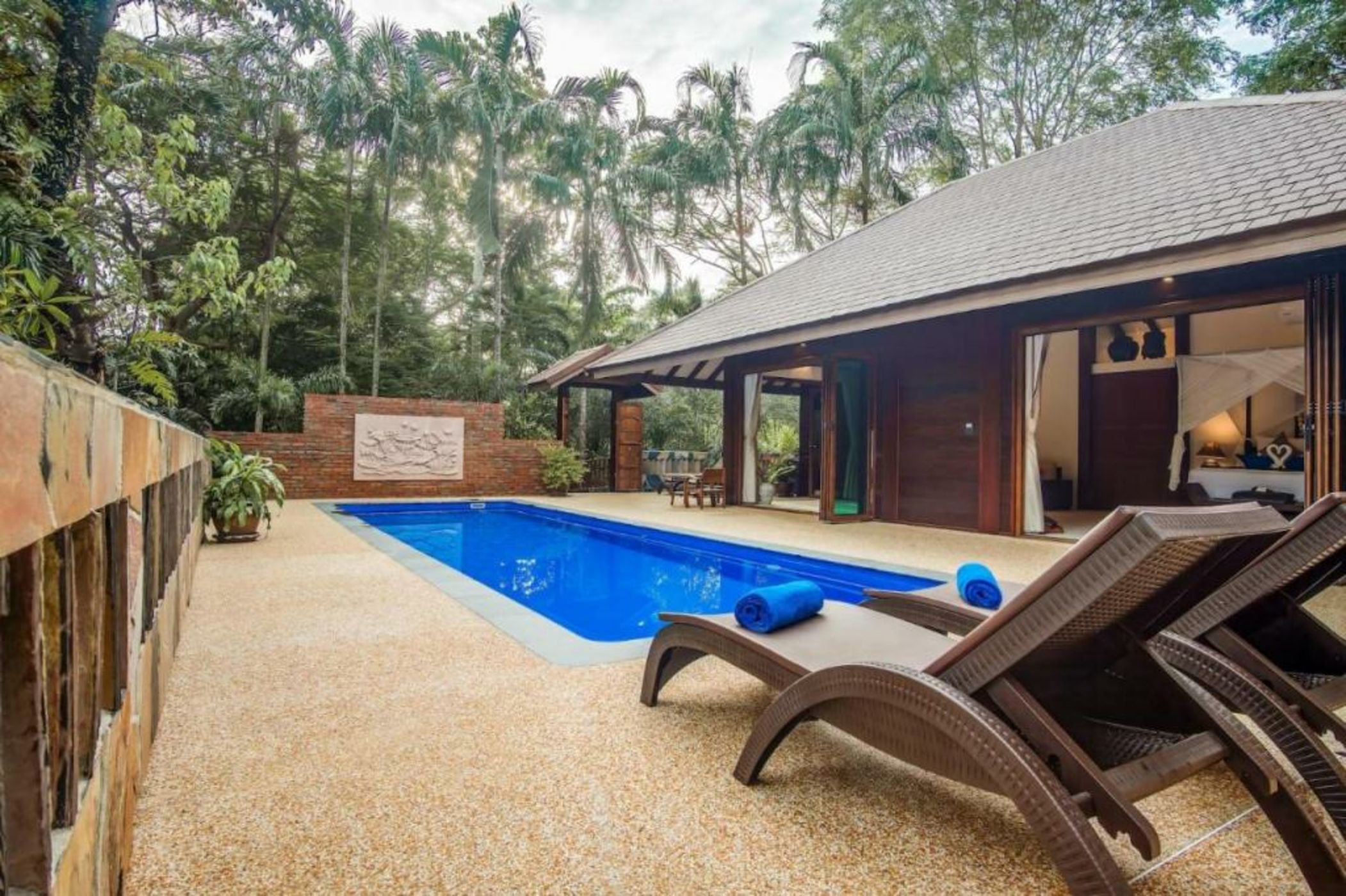 Koh Jum Beach Villas 