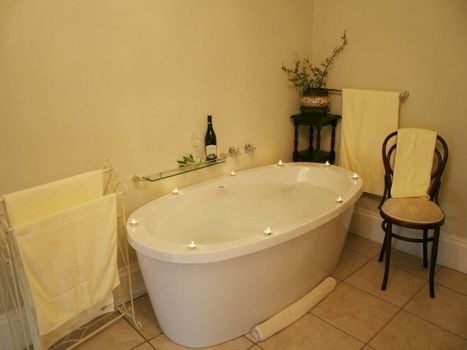 Leeuwenbosch Country House - Amakhala Game Reserve