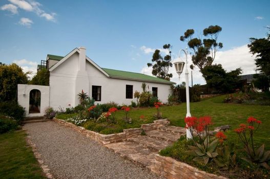 Leeuwenbosch Country House - Amakhala Game Reserve