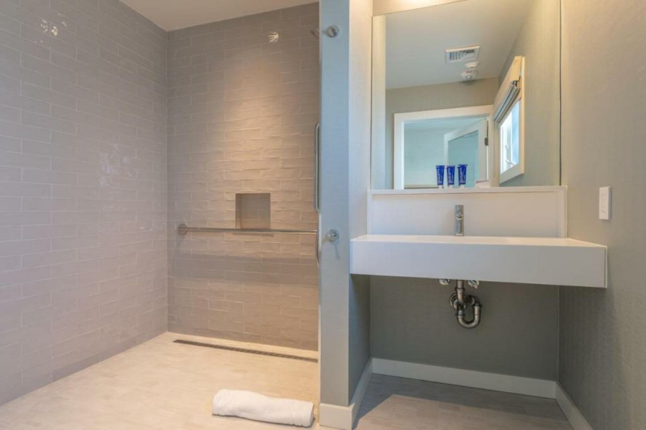 The Shoals Suites & Slips