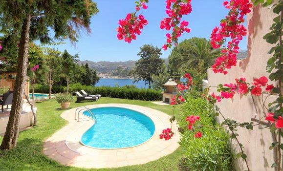 Out Of The Blue Resort & Spa