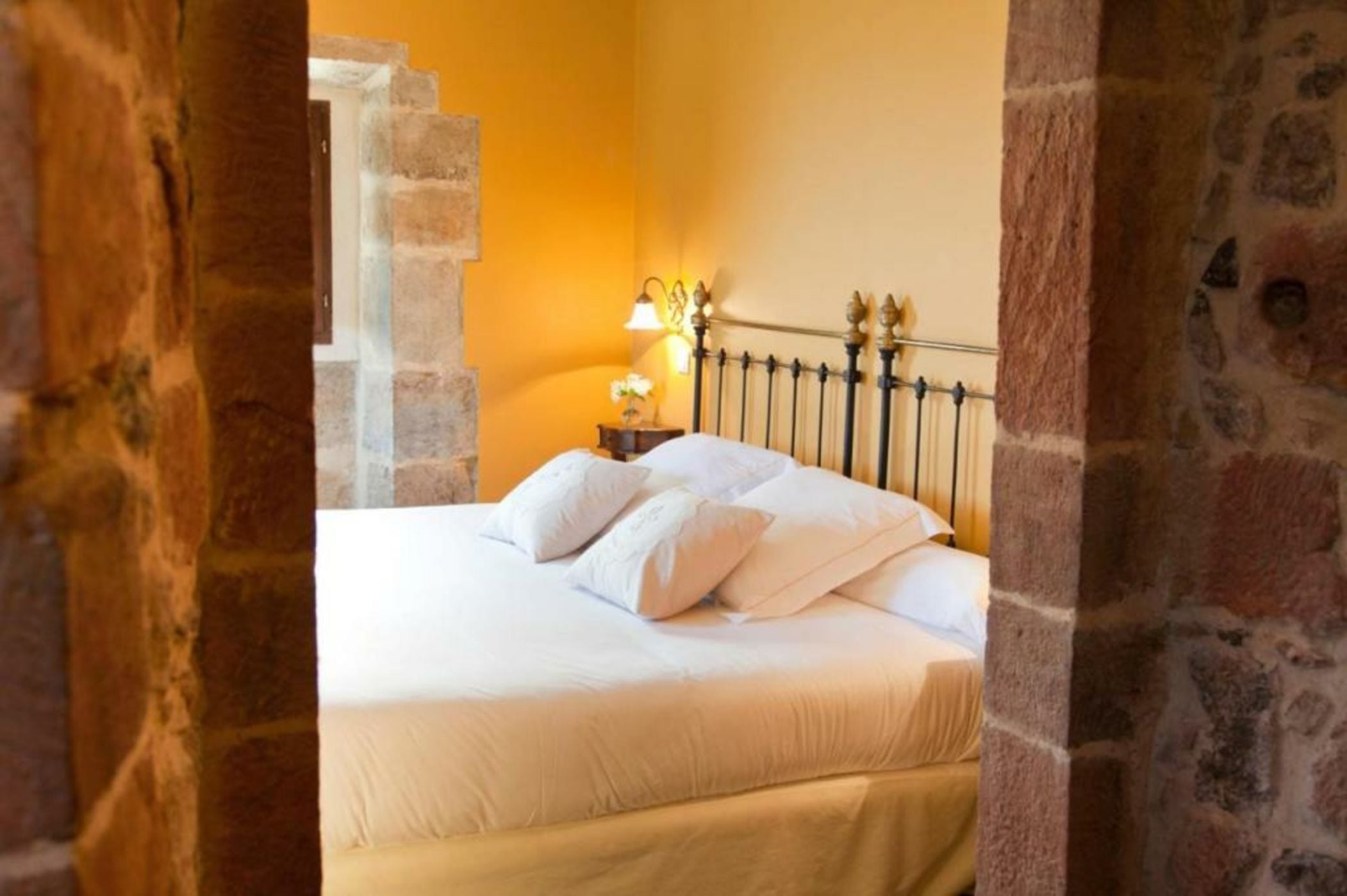 Casona de San Pantaleón de Aras