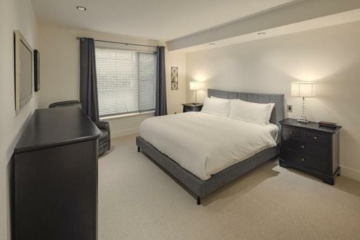 Brentwood Bay Resort - Adults Only - 16 and Older