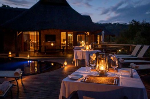 Tshwene Lodge
