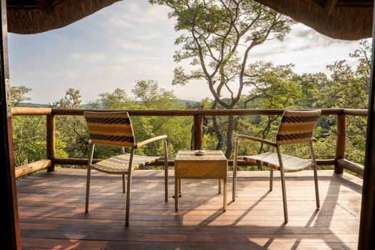 Tshwene Lodge