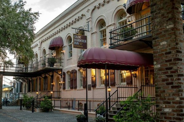 Olde Harbour Inn