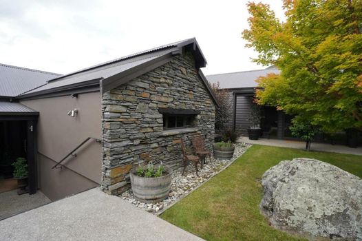 Mt Rosa Lodge Boutique Vineyard Accommodation