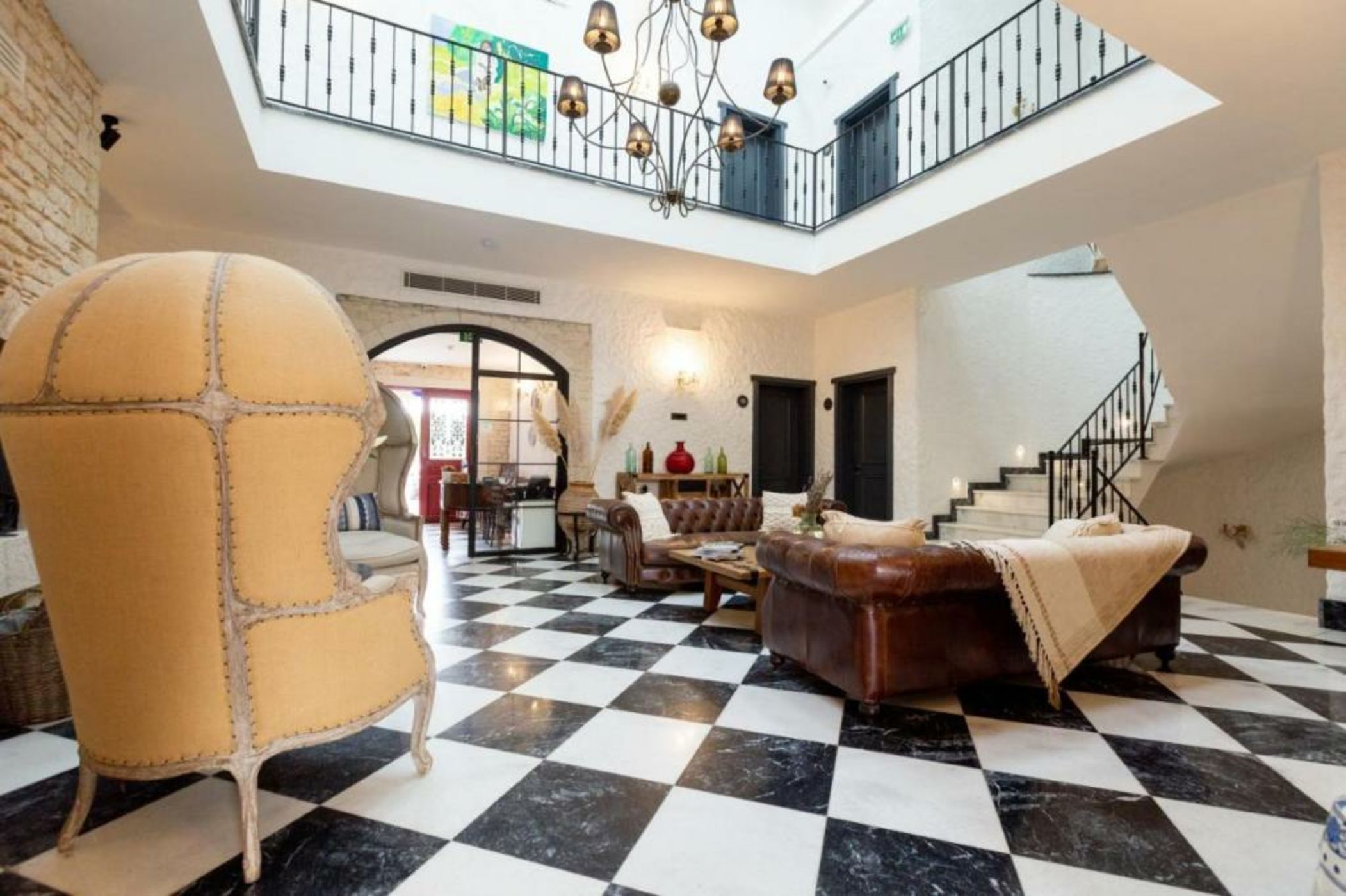Alachi Hotel