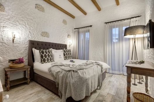 Alachi Hotel