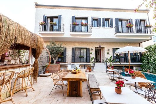 Alachi Hotel