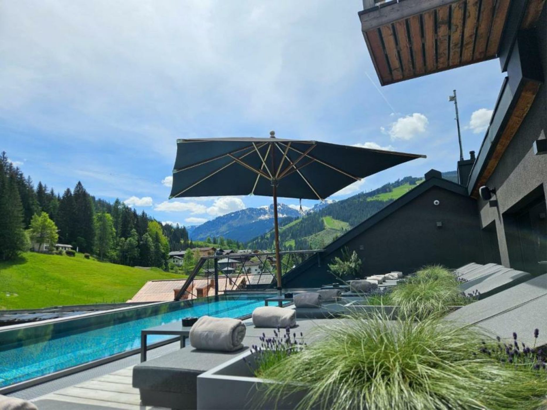 ALMMONTE PRÄCLARUM SUITES - Casual Boutique Hotel