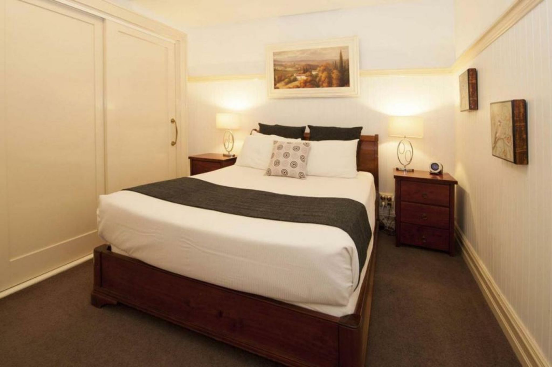 Cobb & Co Court Boutique Hotel