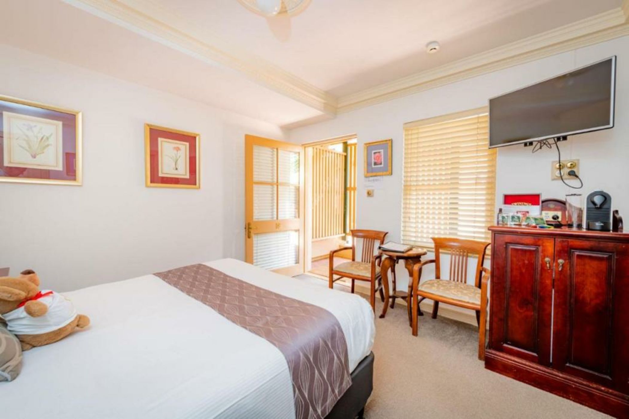 Cobb & Co Court Boutique Hotel