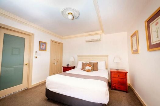 Cobb & Co Court Boutique Hotel