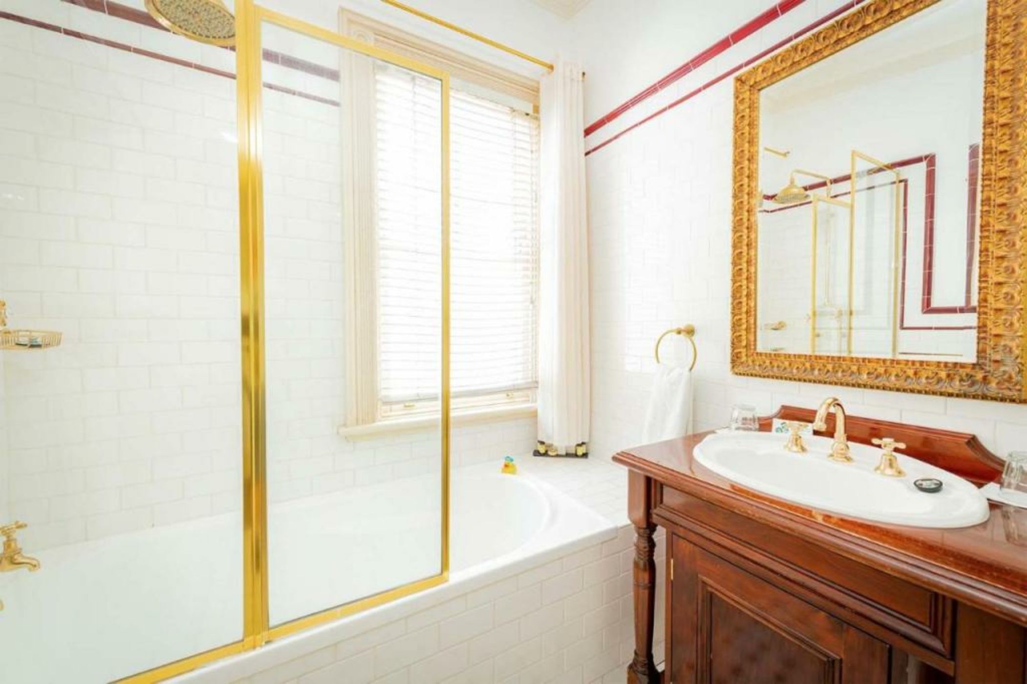Cobb & Co Court Boutique Hotel