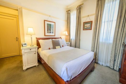 Cobb & Co Court Boutique Hotel