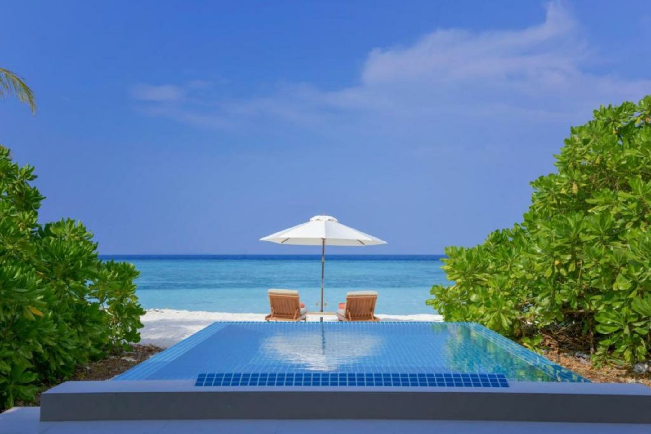 Emerald Faarufushi Resort & Spa - Deluxe All Inclusive