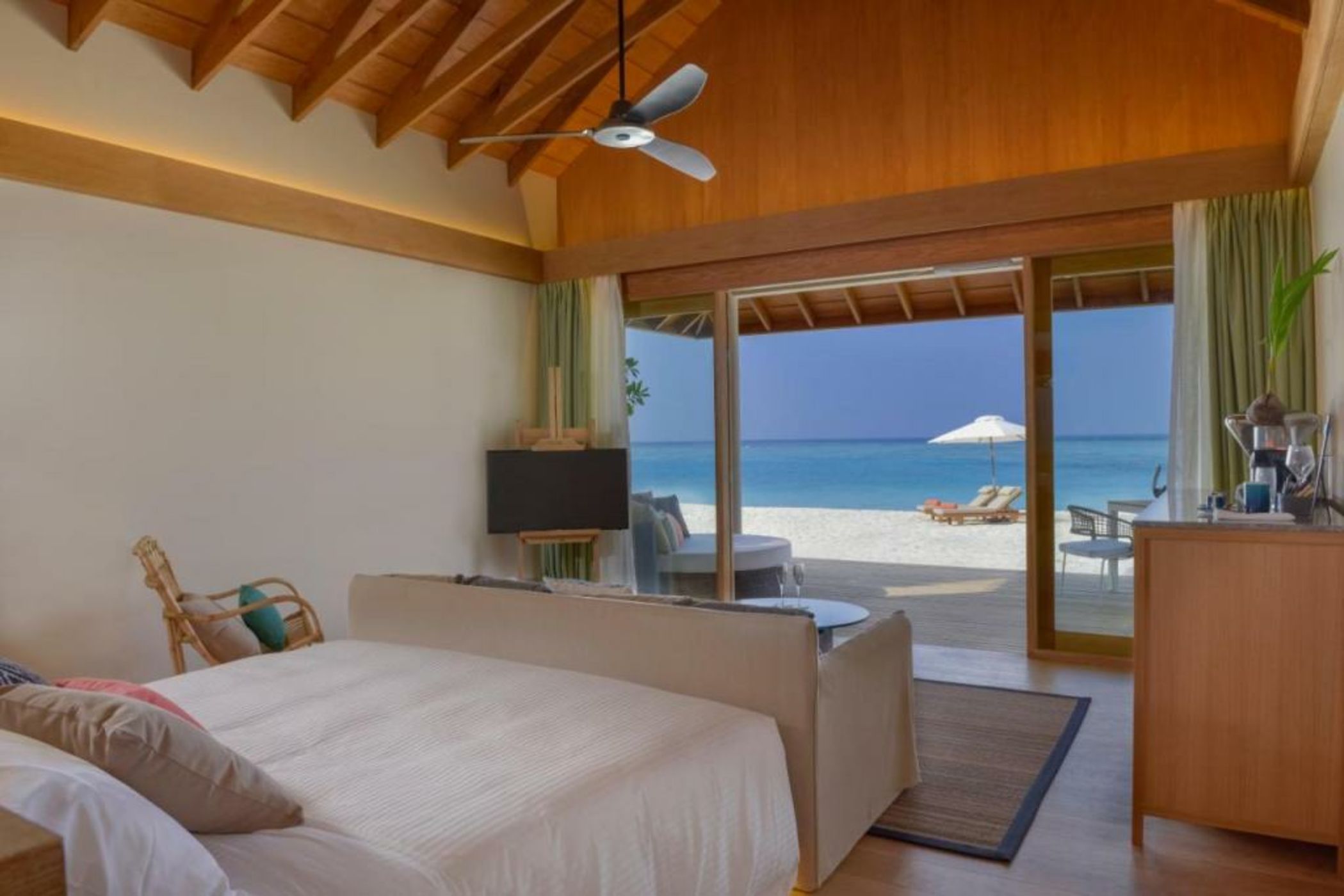 Emerald Faarufushi Resort & Spa - Deluxe All Inclusive
