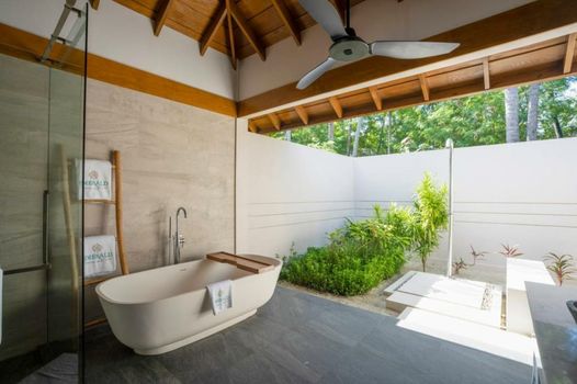 Emerald Faarufushi Resort & Spa - Deluxe All Inclusive