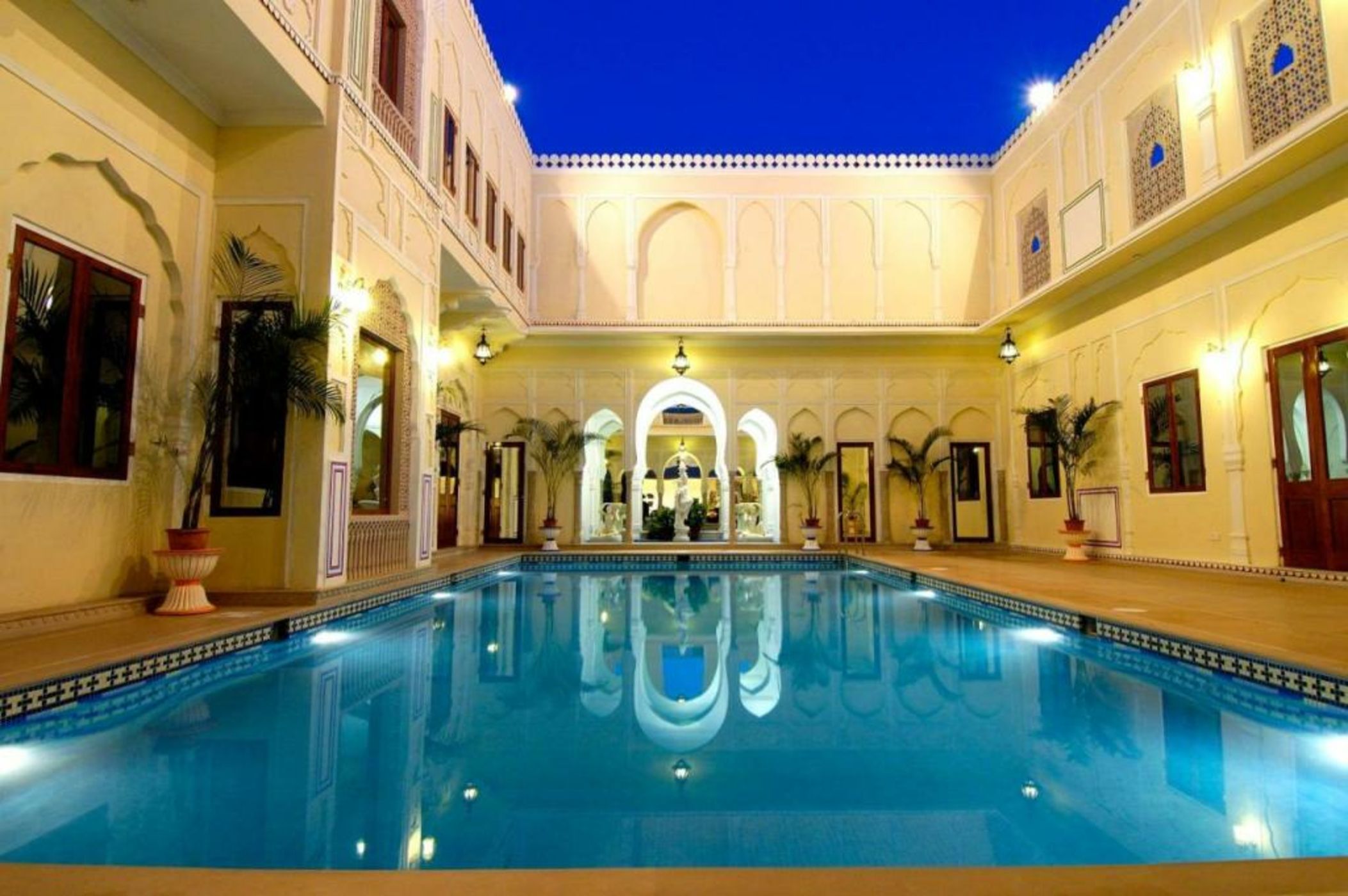 The Raj Palace (Small Luxury Hotels of the World)