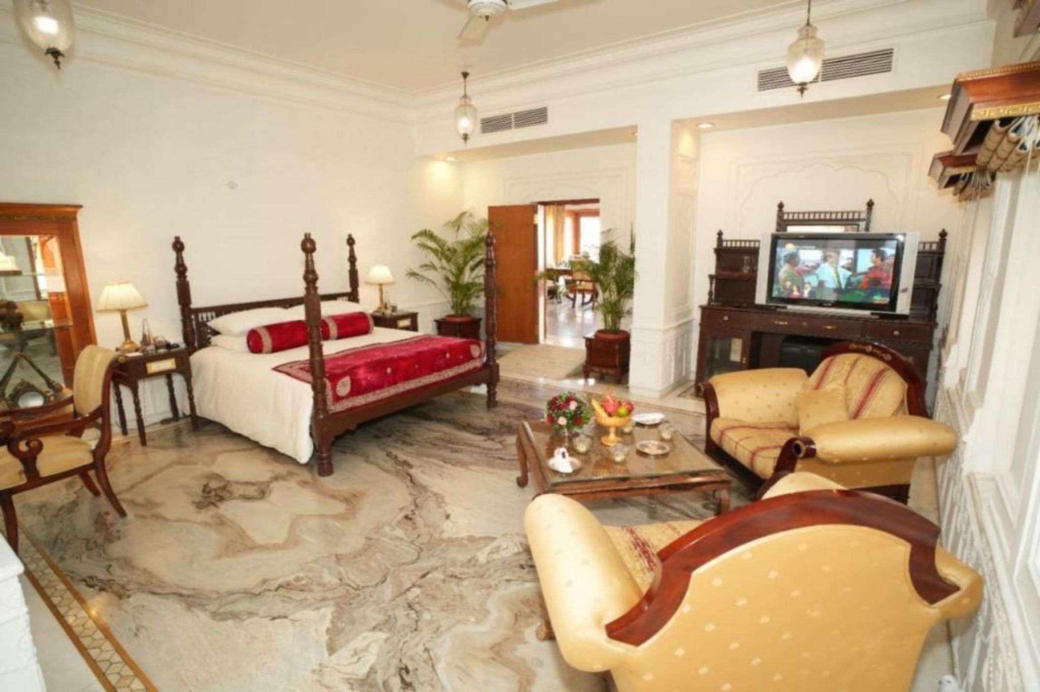 The Raj Palace (Small Luxury Hotels of the World)
