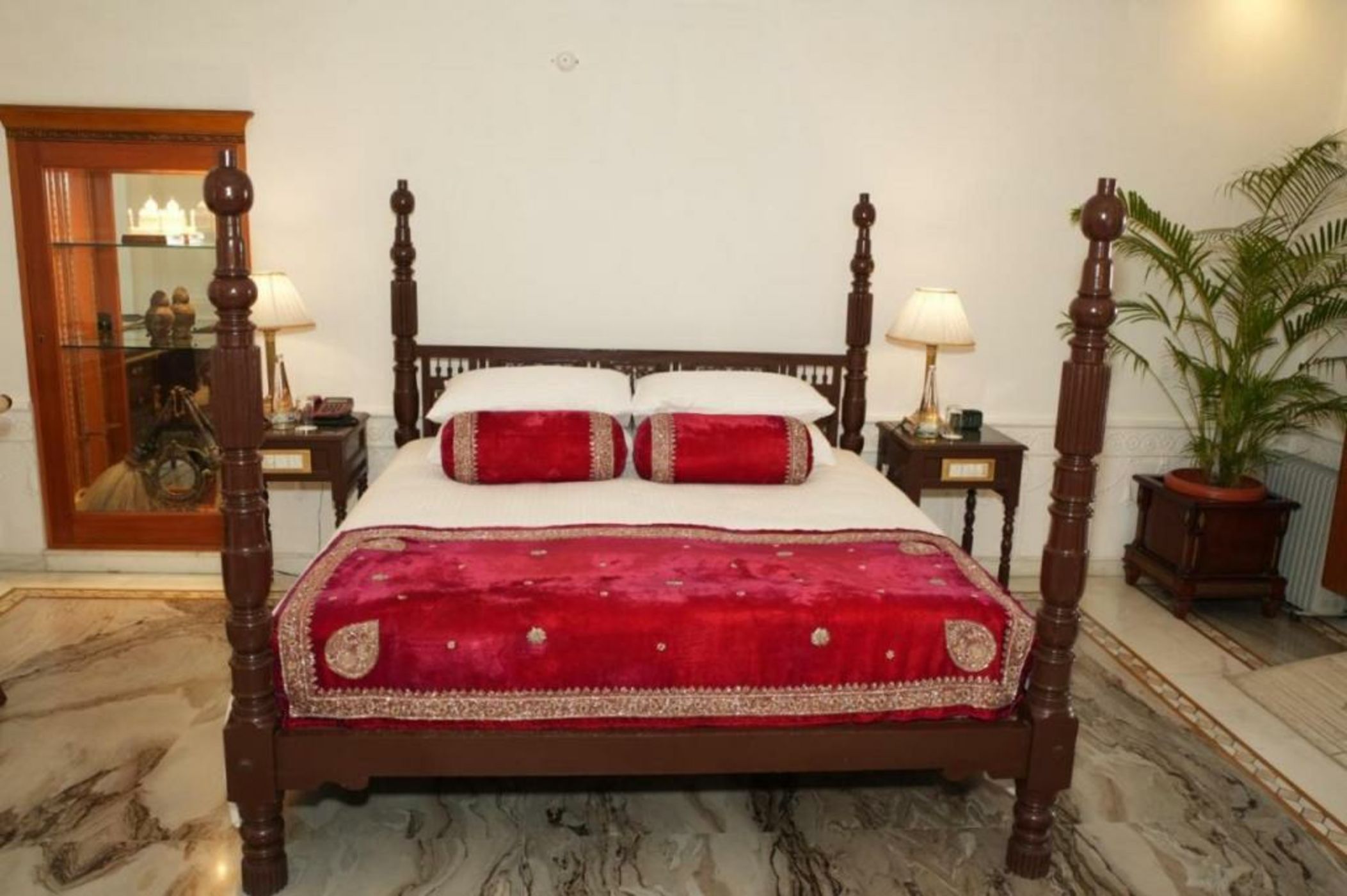 The Raj Palace (Small Luxury Hotels of the World)