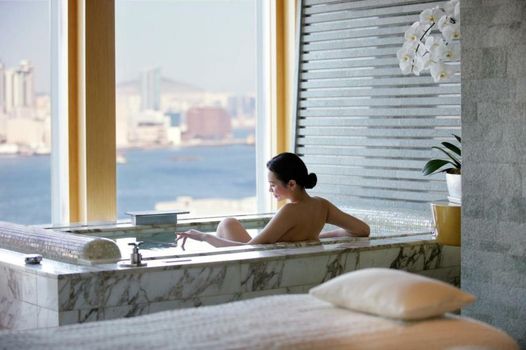Four Seasons Hotel Hong Kong