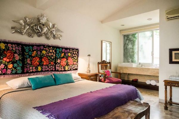 Casa de las Bugambilias B&B