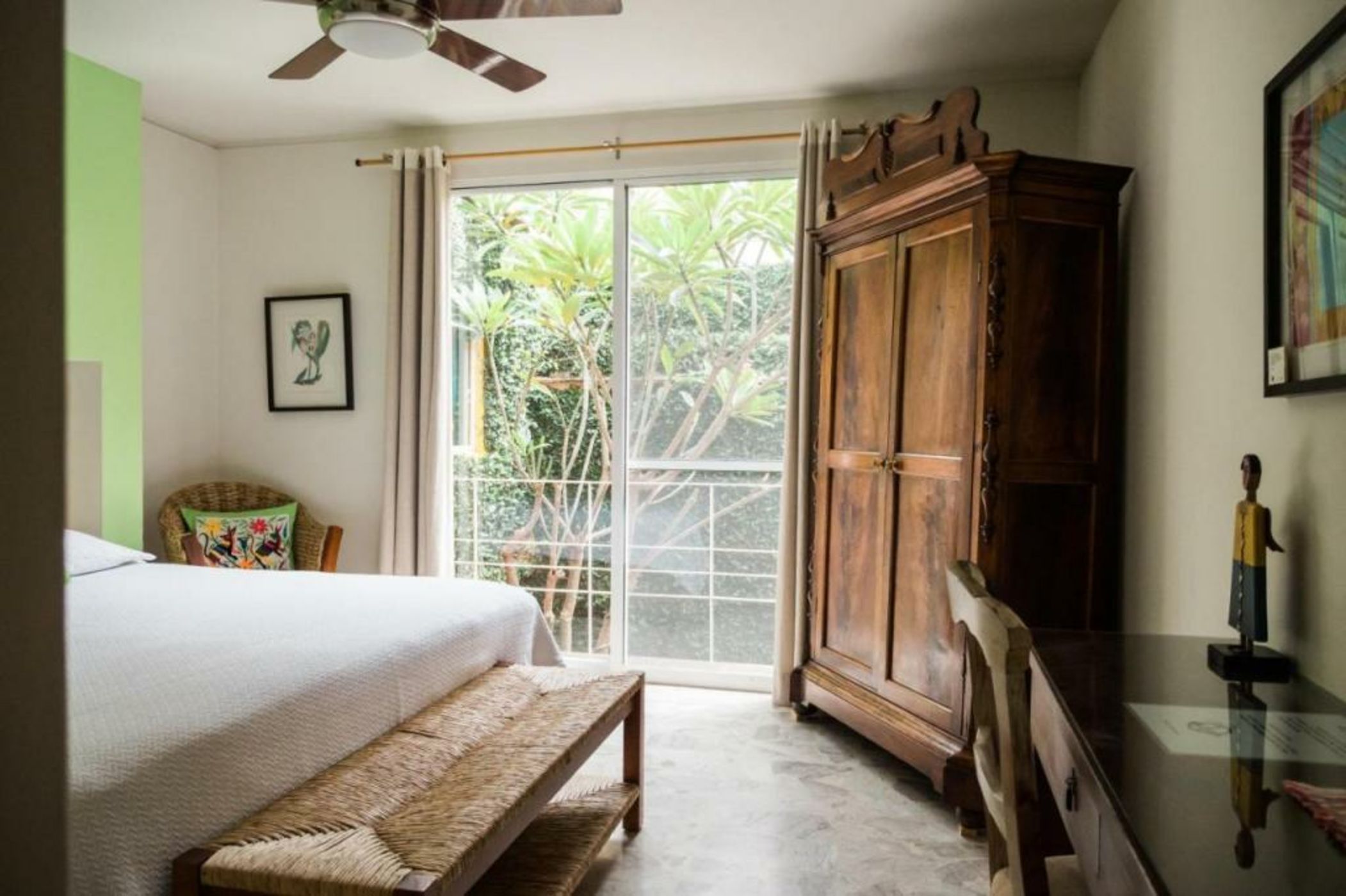 Casa de las Bugambilias B&B