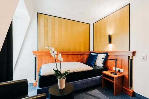 DAS v EVERT Hotel - am Congress Centrum Würzburg
