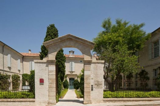 College des Doctrinaires, Hôtel, Résidence et SPA