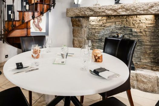 Logis L'Auberge - Maison Glenn Anna