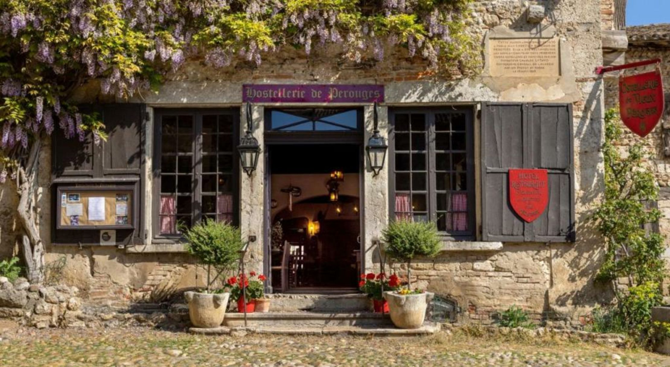 Hostellerie du Vieux Pérouges