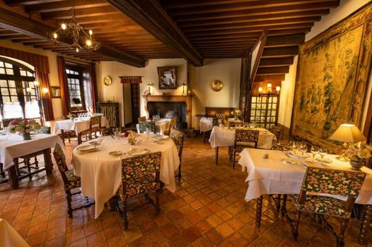 Hostellerie du Vieux Pérouges