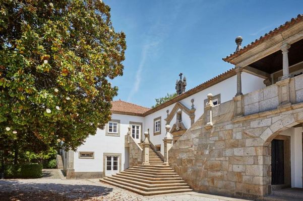 Paço de Calheiros - Turismo de Habitação