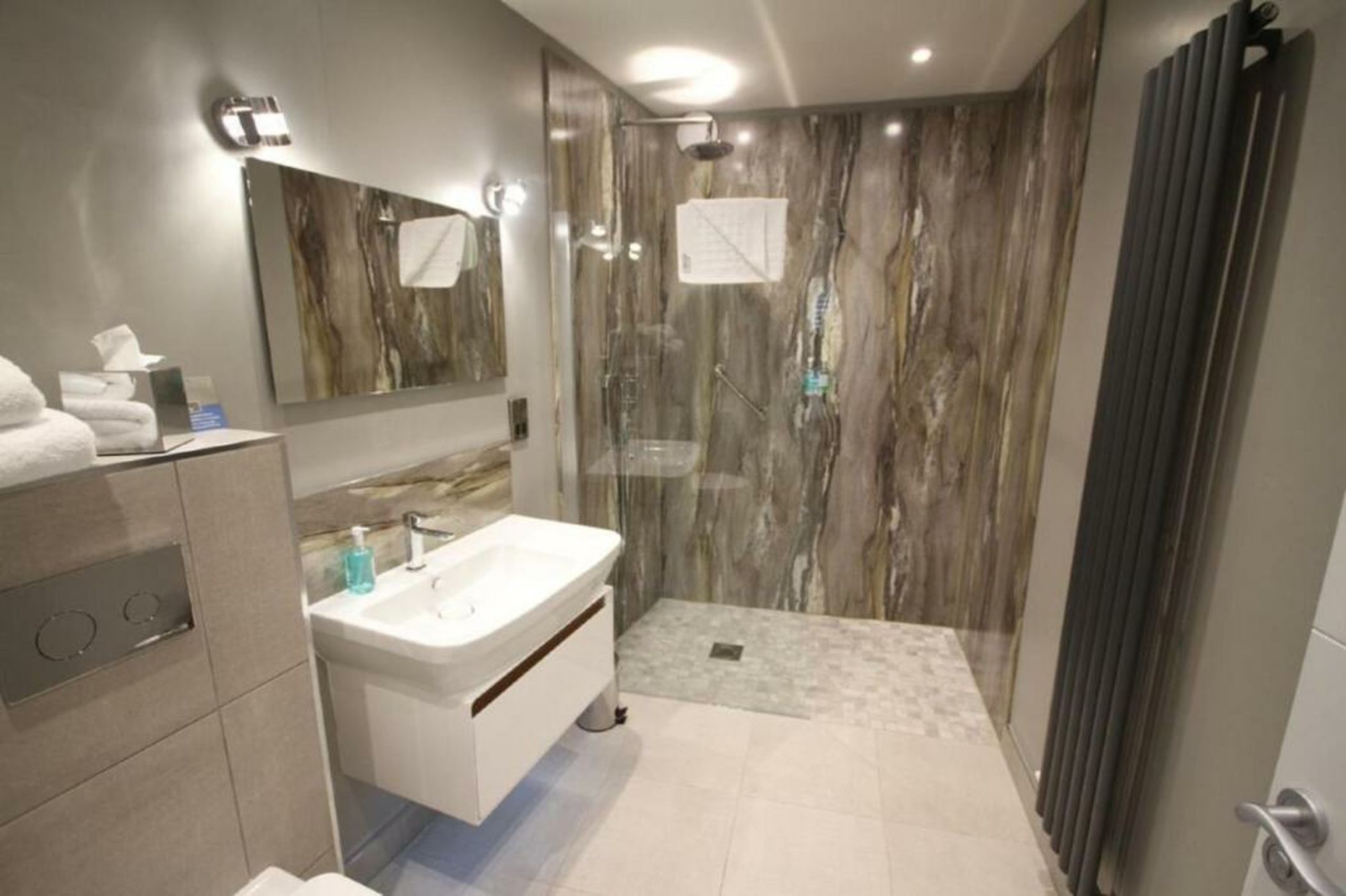 Quinlan & Cooke Boutique Townhouse and QCs Seafood Restaurant