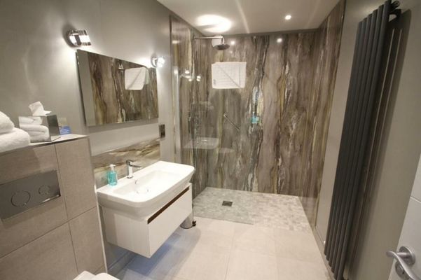 Quinlan & Cooke Boutique Townhouse and QCs Seafood Restaurant