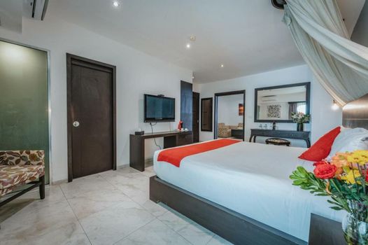 Soho Playa Hotel