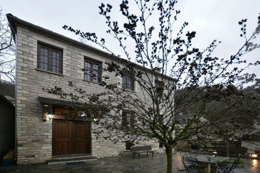 Nikolas Guesthouse