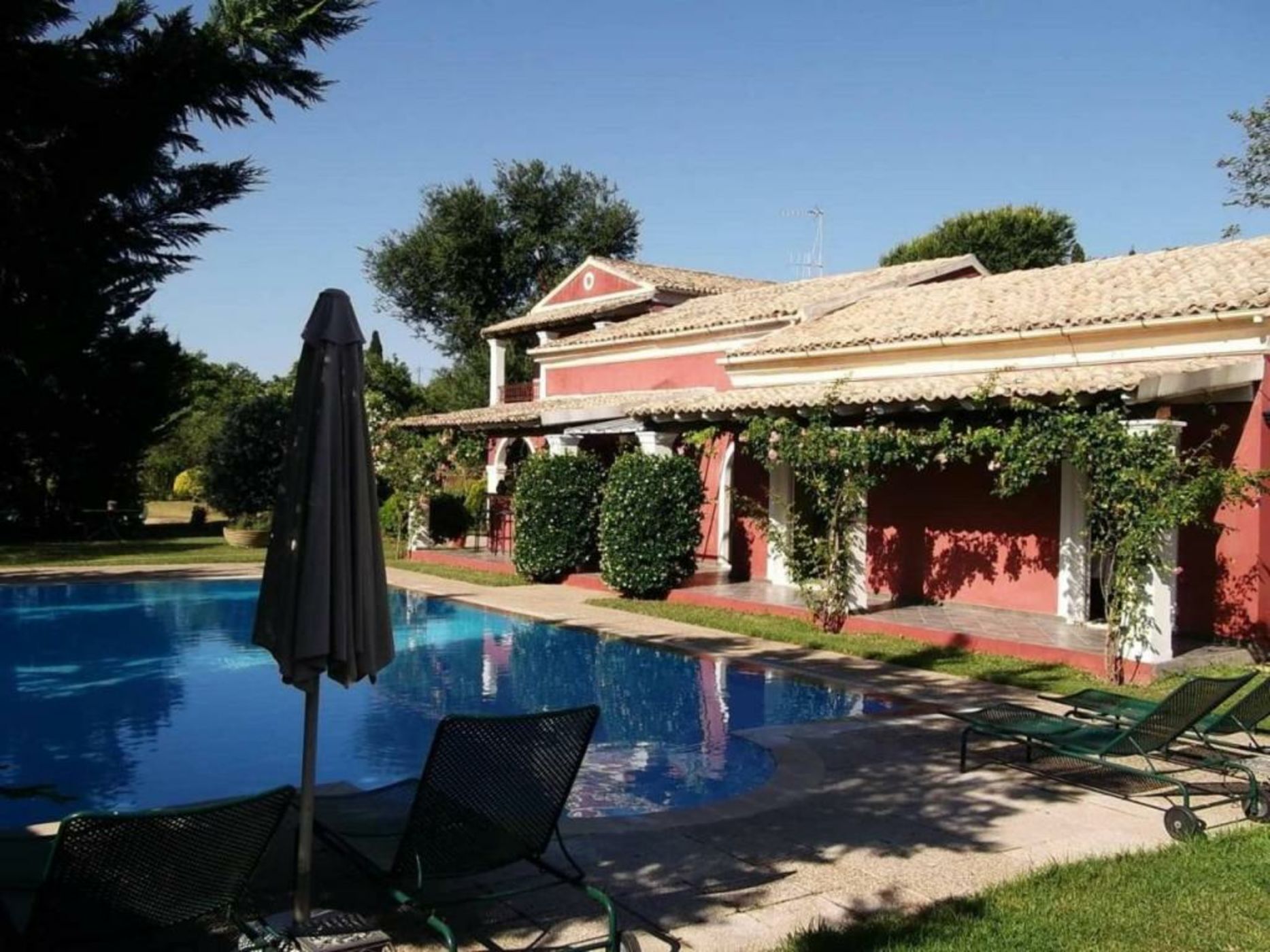 Villa De Loulia