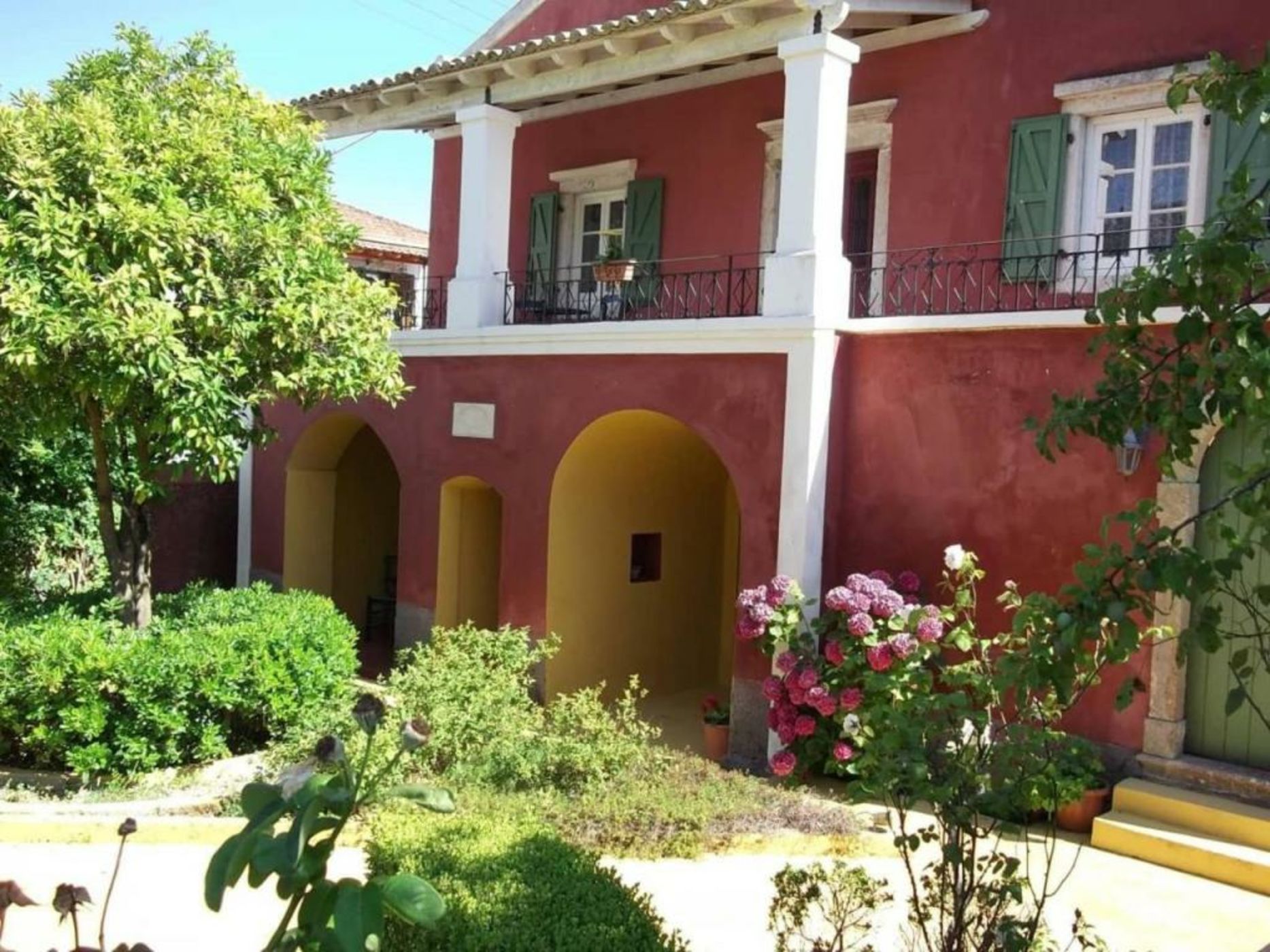Villa De Loulia