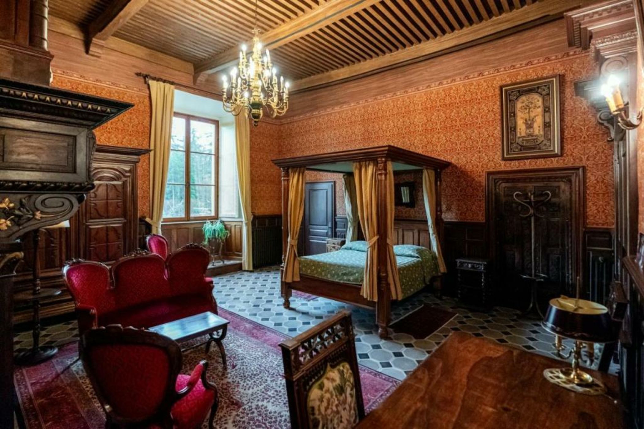 Chateau De Picomtal