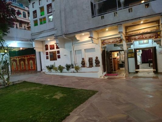 Haveli Braj Bhushanjee Heritage Hotel and Museum