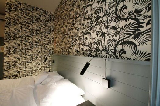 Saint SHERMIN bed breakfast & champagne