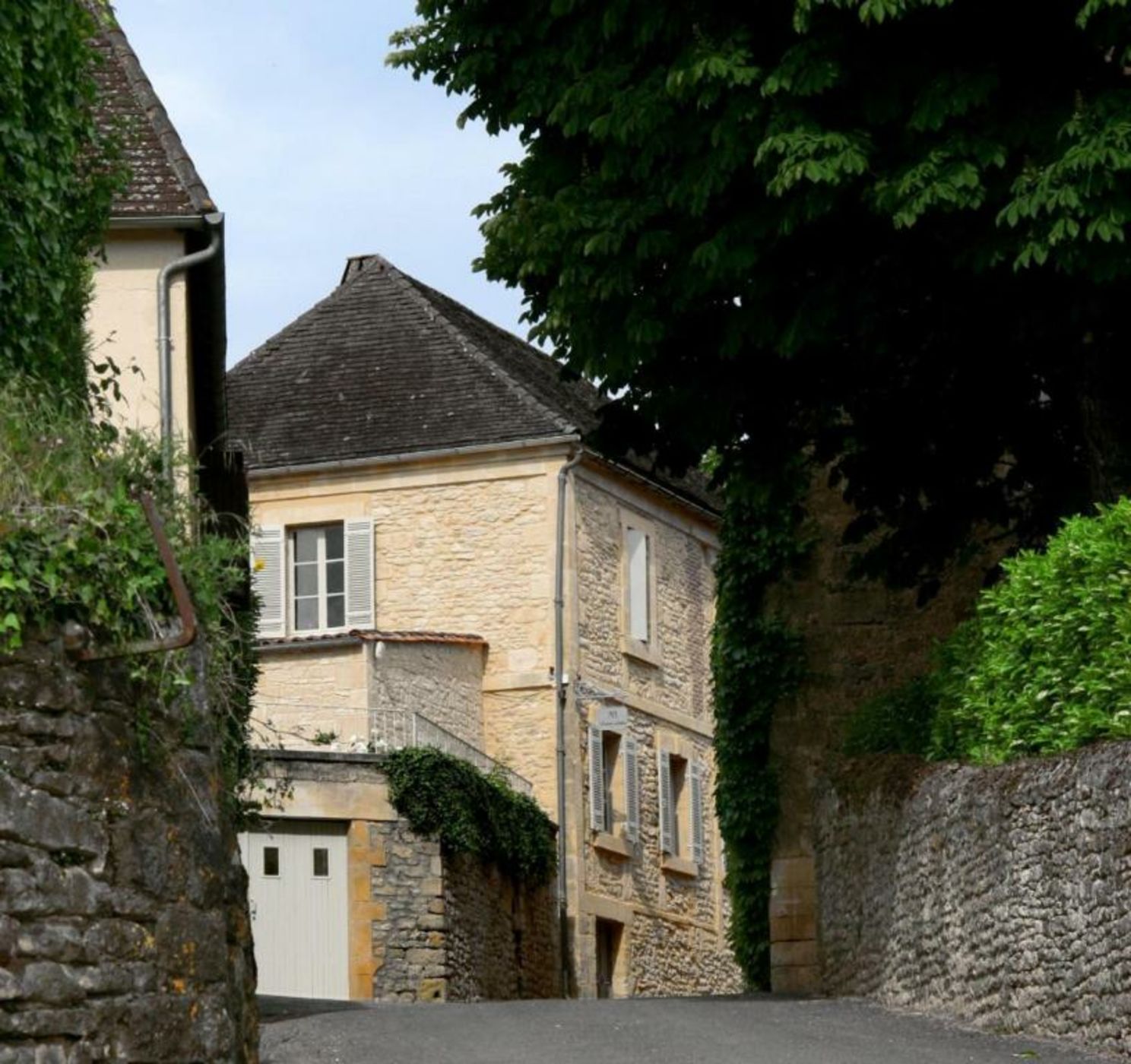 MAISON DE MARQUAY-MAISON D'HOTES