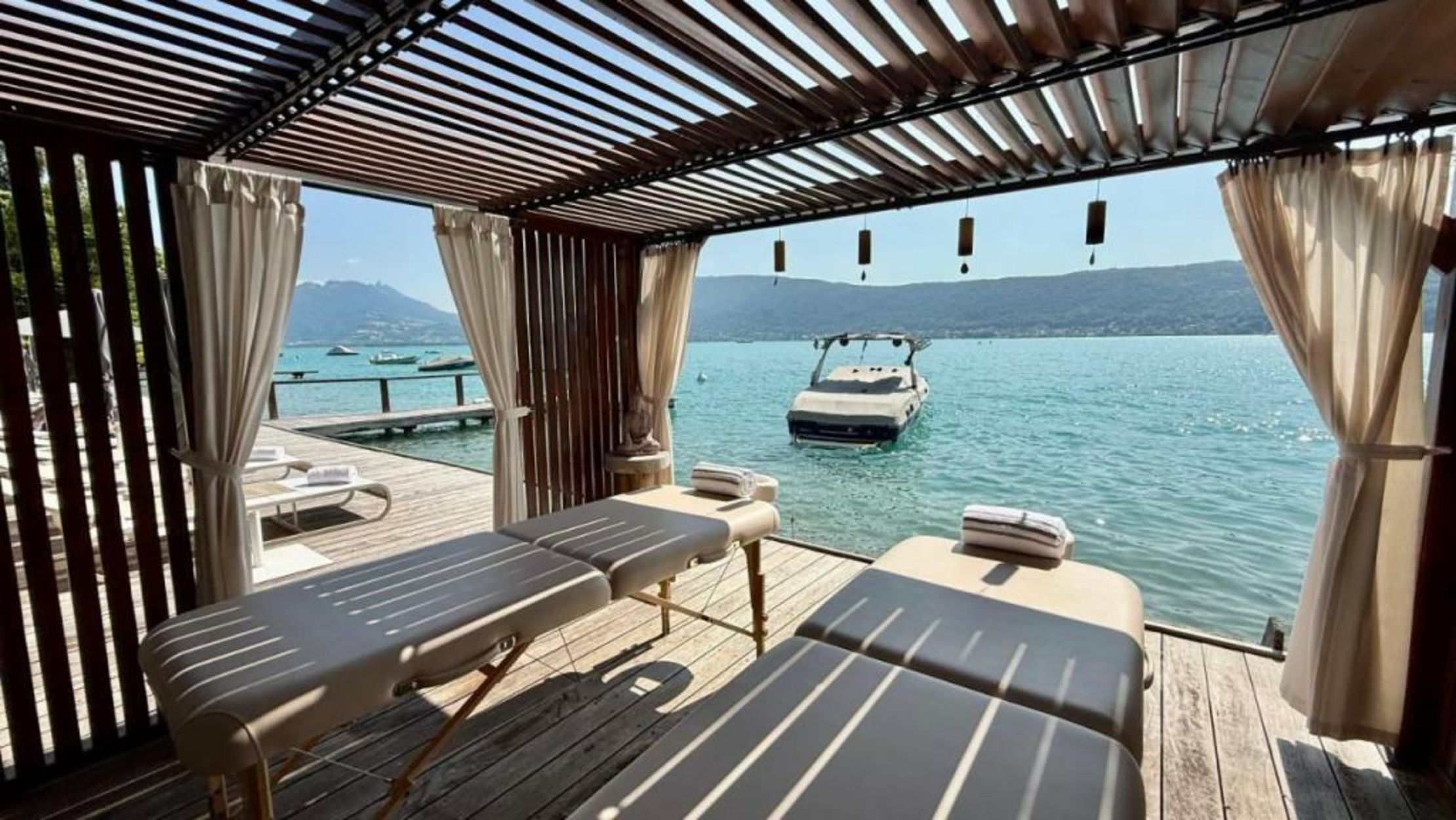 Hôtel La Maison Bleue par Yoann CONTE