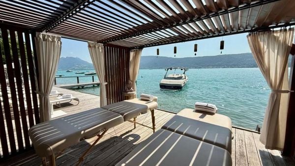 Hôtel La Maison Bleue par Yoann CONTE
